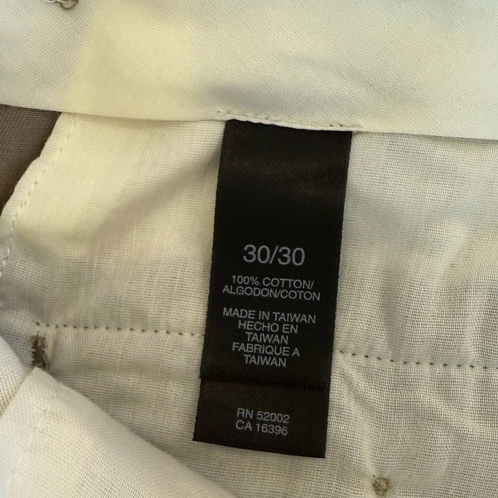 NWT 30x30 Claiborne Men's brown/tan pleated Pants.  Cuffed leg.